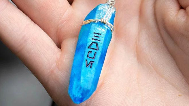 Embrace the Mystique of the Kyber Crystal Necklace - A Tribute to Galactic Legends - Belbren