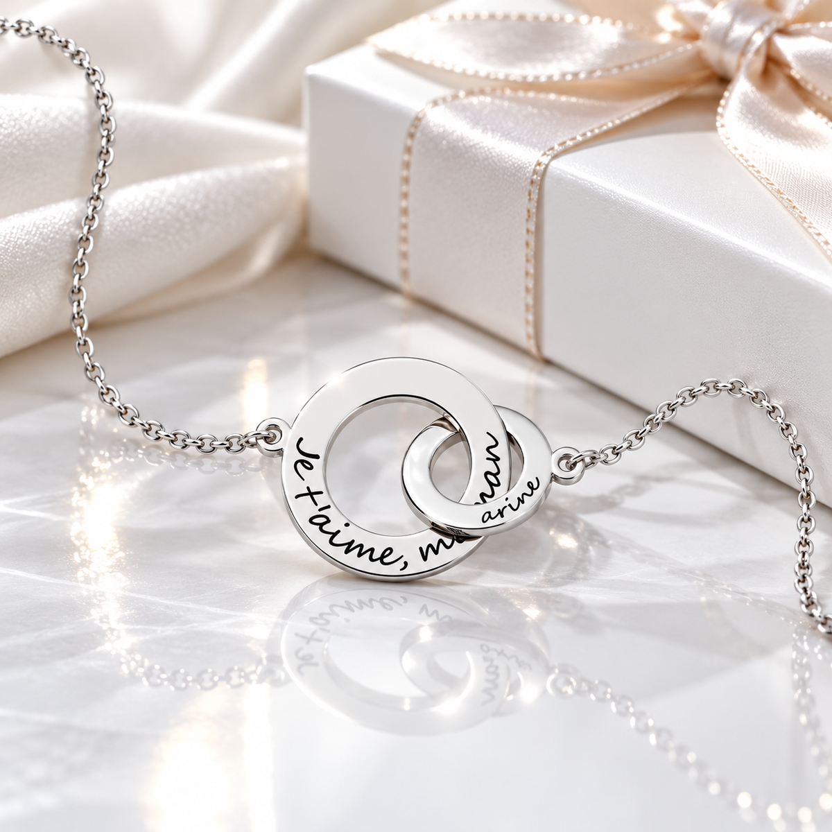 Silver engraved interlocking circle necklace with gift box