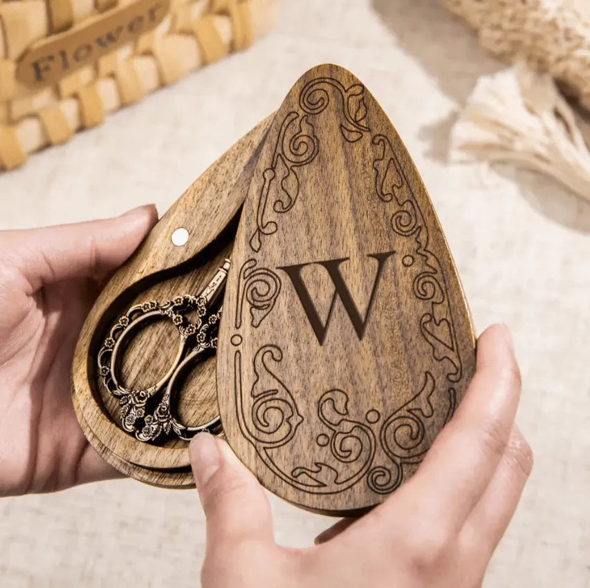 Vintage European/Stork Embroidery Scissors, Personalized Engraved Wooden Box, Custom Sewing Gift, Craft, Needlework, Mother's Day - Belbren