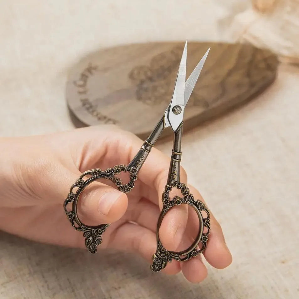 Vintage European/Stork Embroidery Scissors with Custom Engraved Wooden Box - Precision Sewing Tool for Crafters and DIY - Belbren